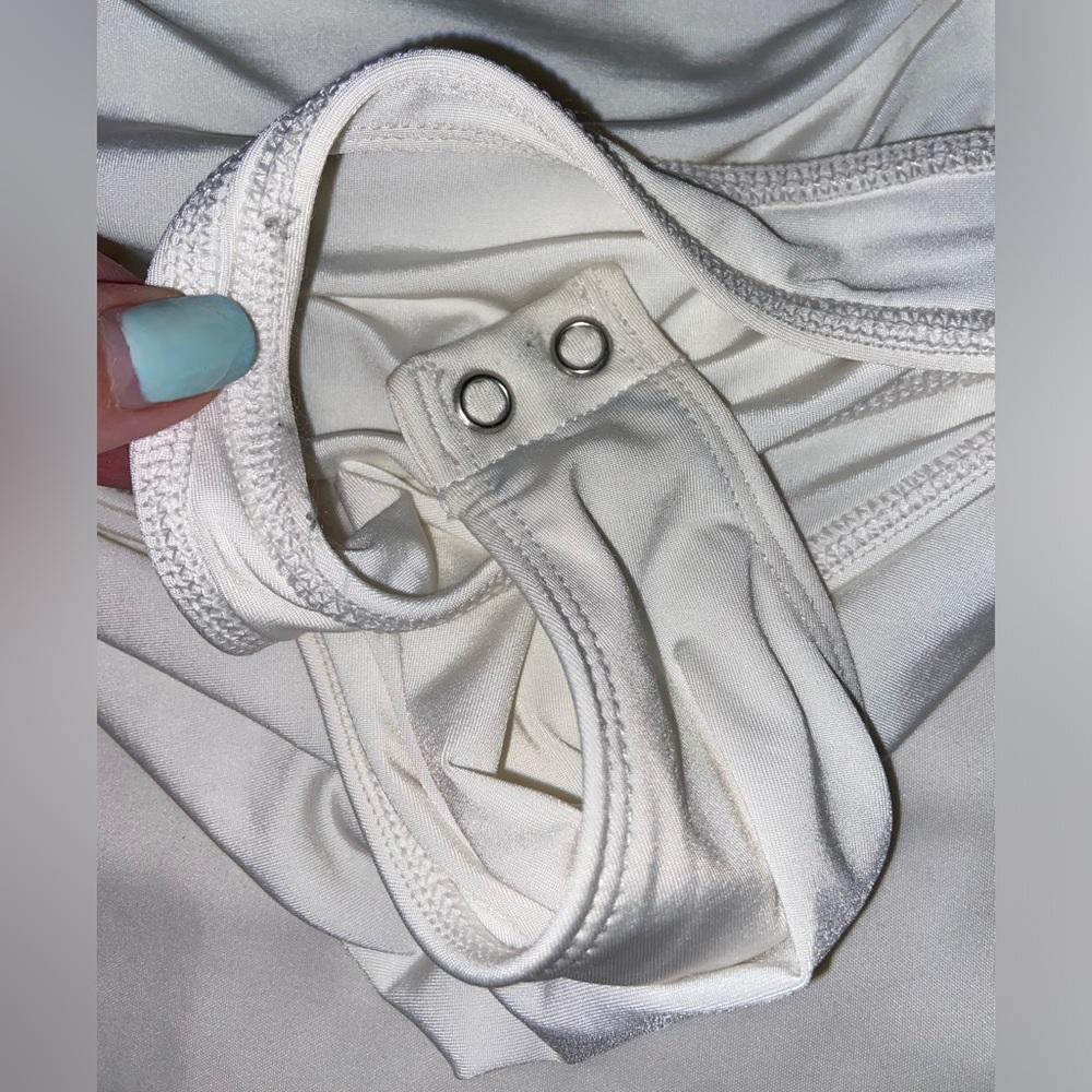 WHITE Express Body Contour Ruched V-Neck Bodysuit 🪶 - Picture 8 of 10
